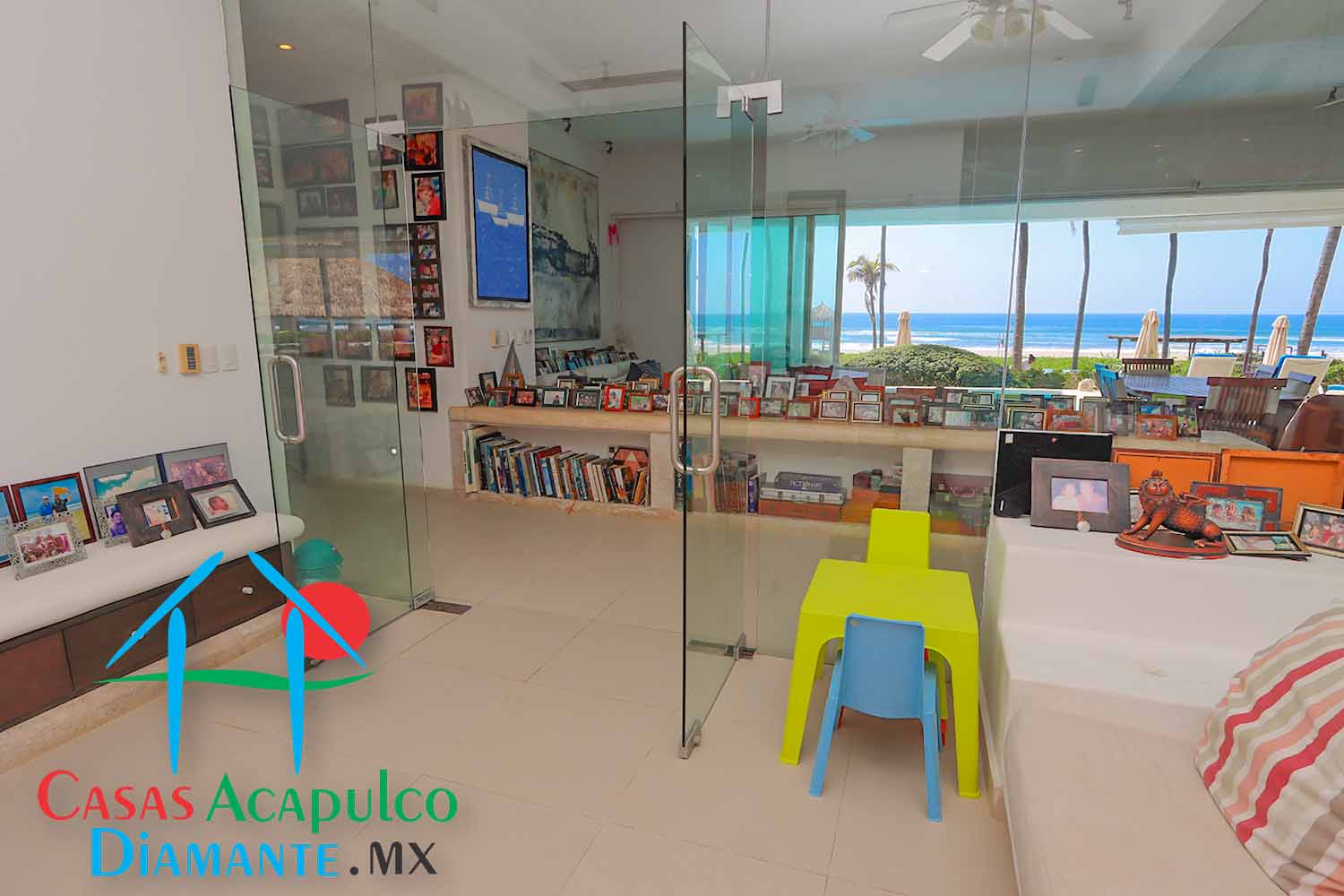 Dos Soles T2 PG - Sala de televisión 3